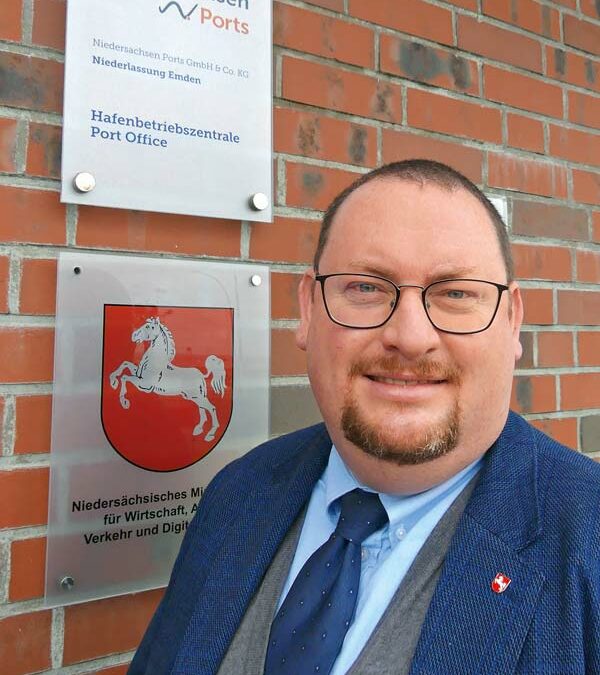 New port captain in Emden