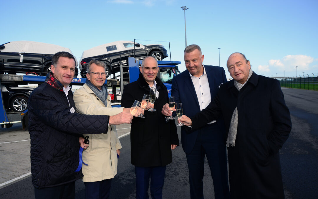 Anker Schiffahrt celebrates the extension of the truck loading areas