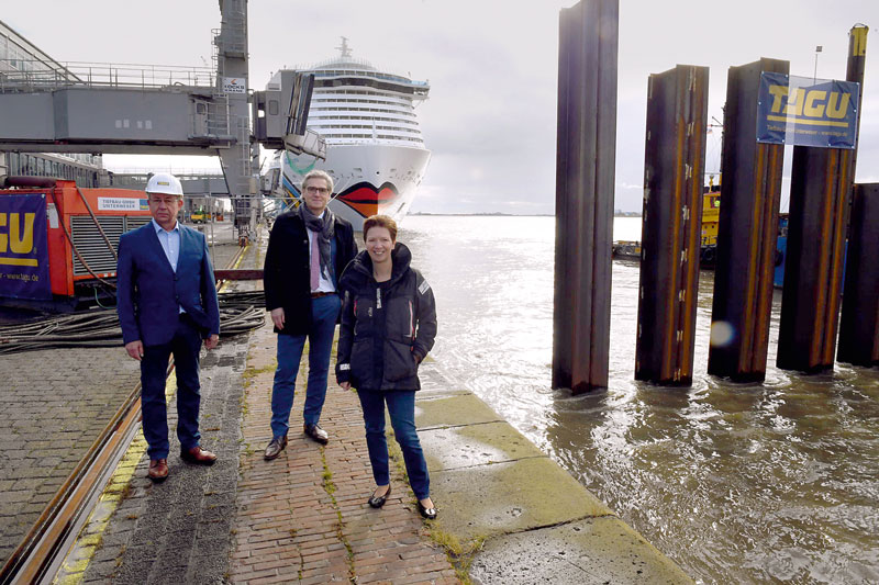 Construction of the new Columbus wharf in Bremerhaven.