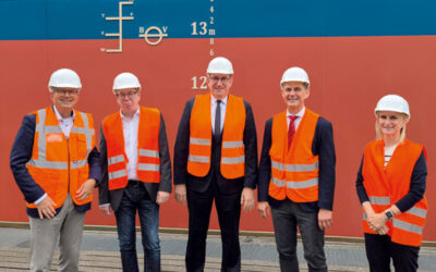 Hochrangiger Besuch im Hafen Brake