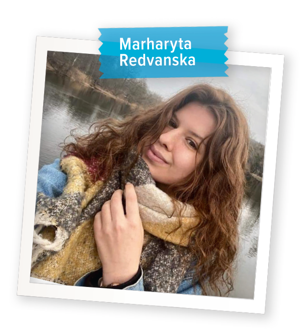 Porträt von Marharyta Redvanska in einem Polaroidformat, offenbar ein Selfie, im Hintergrund ist ein See in herbstlicher Stimmung zu sehen